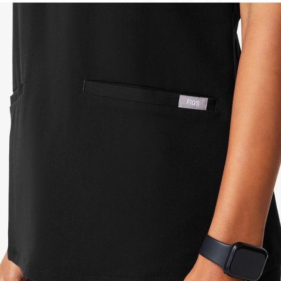 Figs scrubs top NWOT medium - Picture 3 of 6